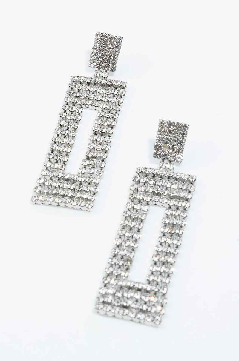 GLAM EARRING