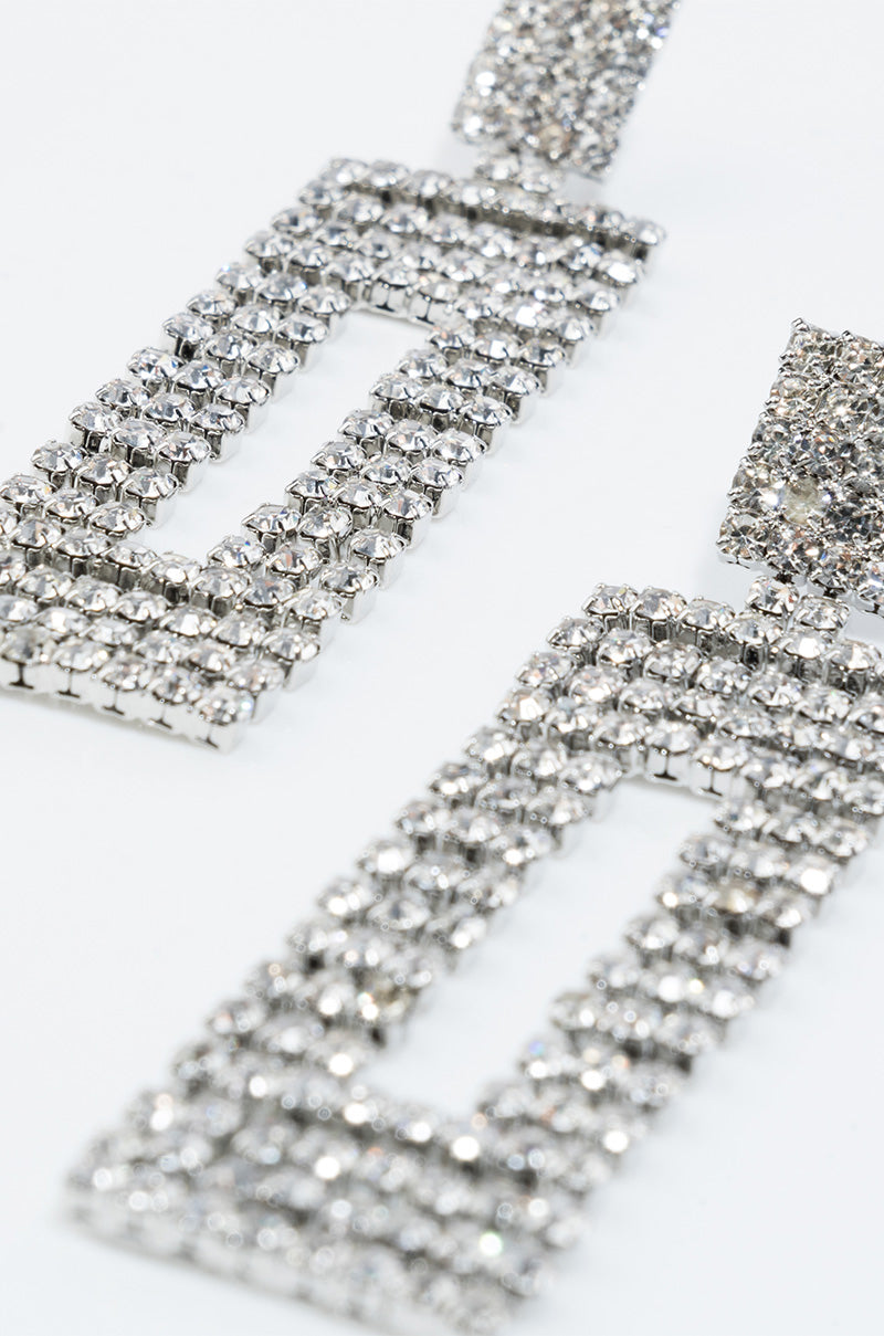 GLAM EARRING