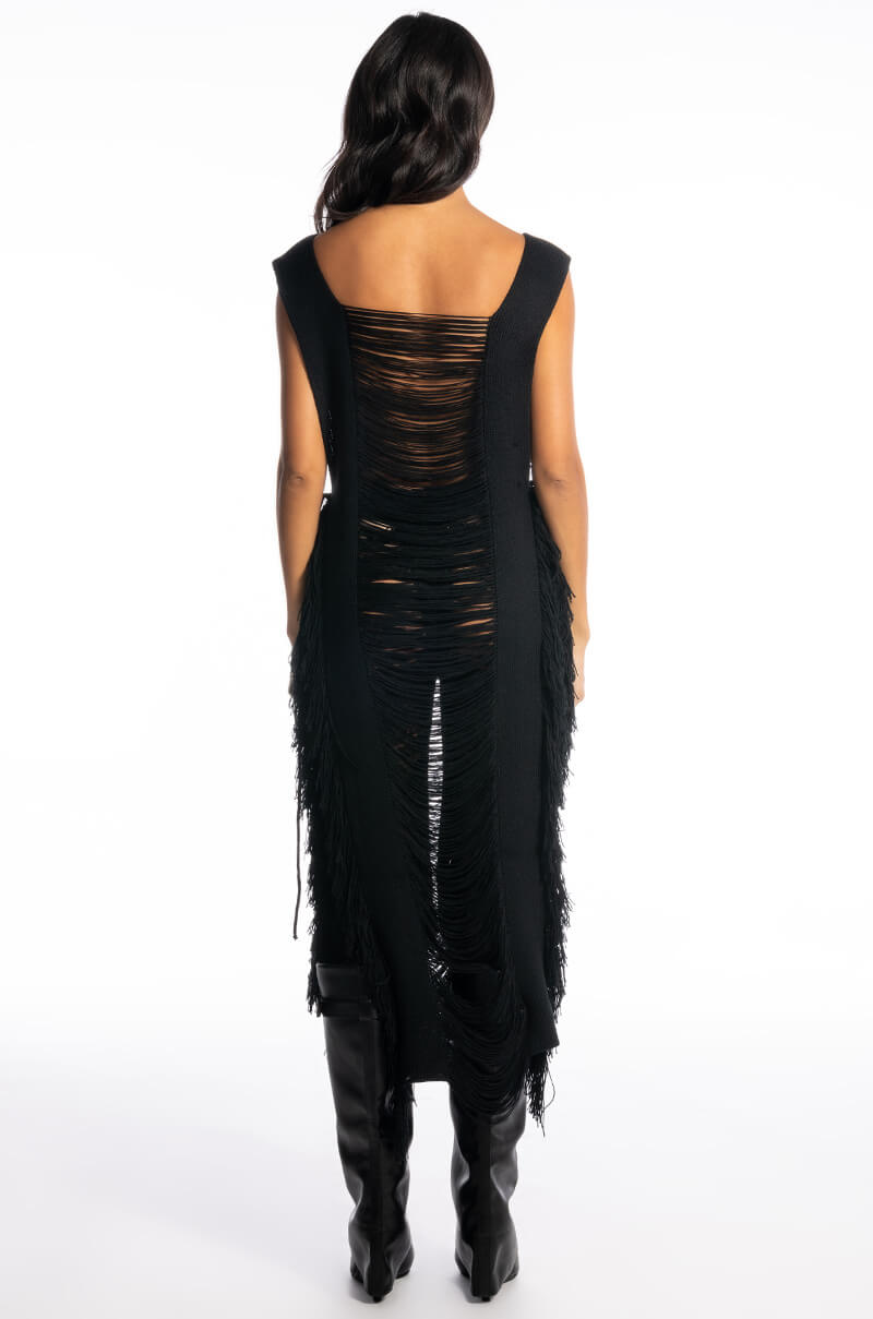 SHREDDED SLEEVELESS LONG KNIT SWEATER