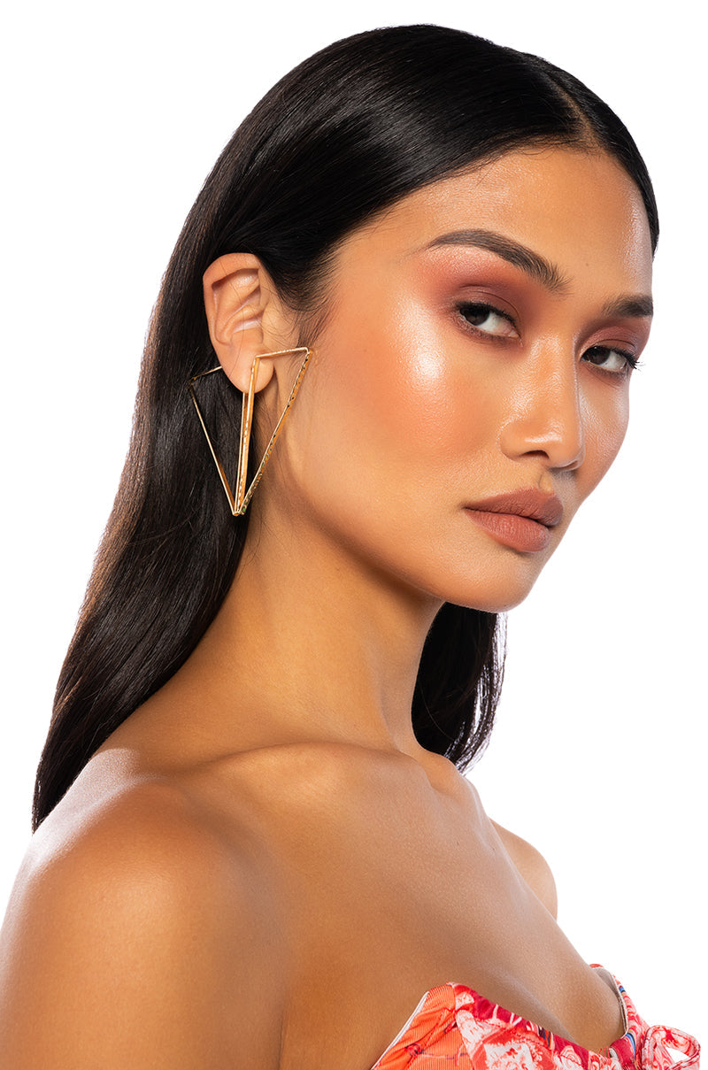 TRY ME FRONT BACK TRIANGLE EARRING IN GOLD