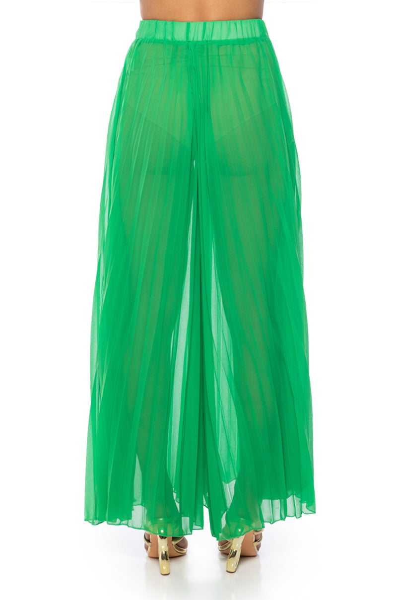 YOUR ULTIMATE PLEATED PALAZZO PANT IN GREEN